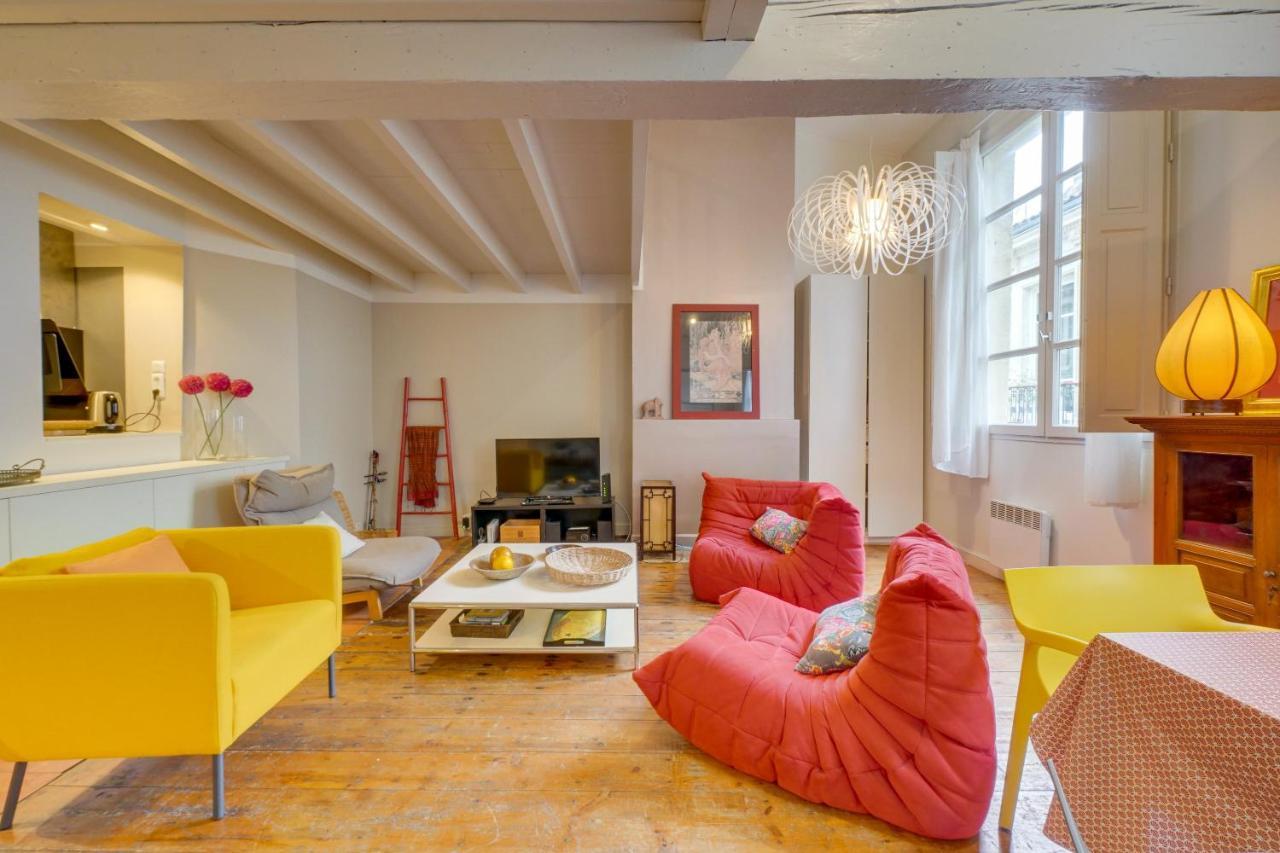 Observance 2 Bedroom Duplex Apartment Бордо Екстер'єр фото
