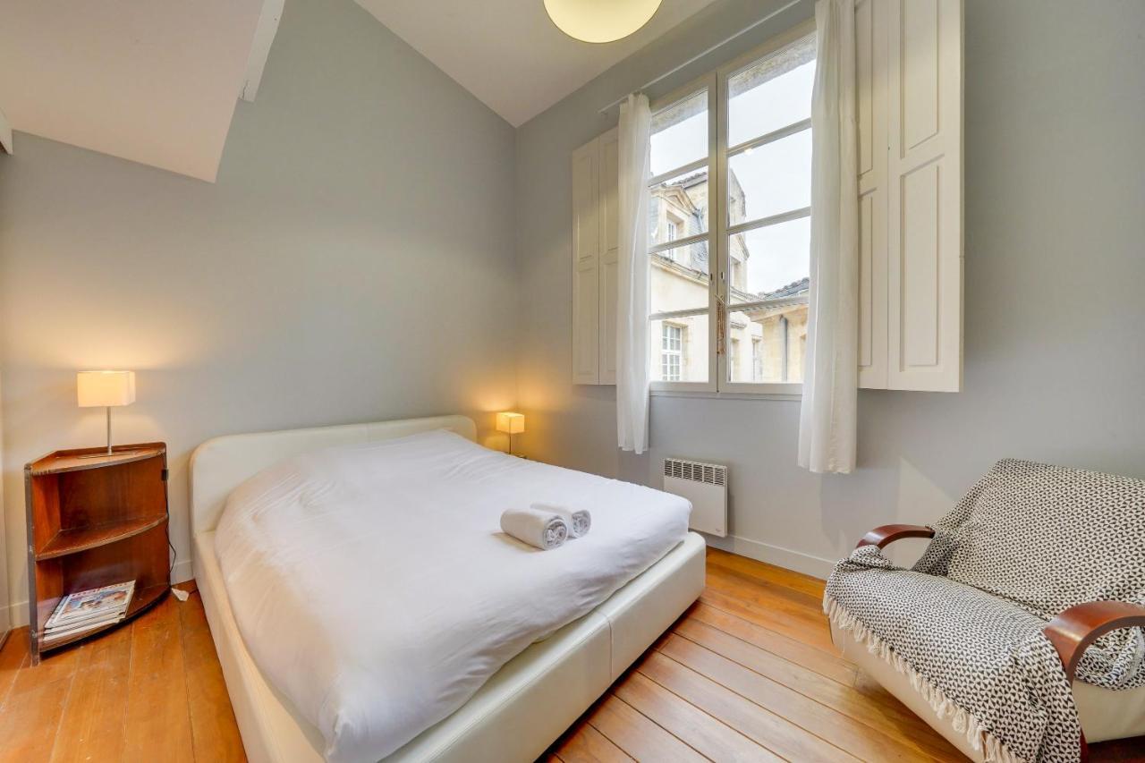 Observance 2 Bedroom Duplex Apartment Бордо Екстер'єр фото