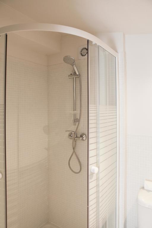 Observance 2 Bedroom Duplex Apartment Бордо Екстер'єр фото