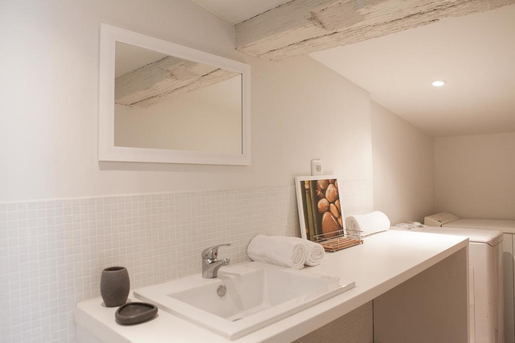 Observance 2 Bedroom Duplex Apartment Бордо Екстер'єр фото